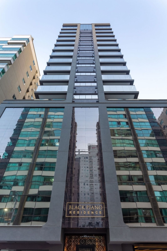 Black Piano, Meia Praia, Itapema SC.